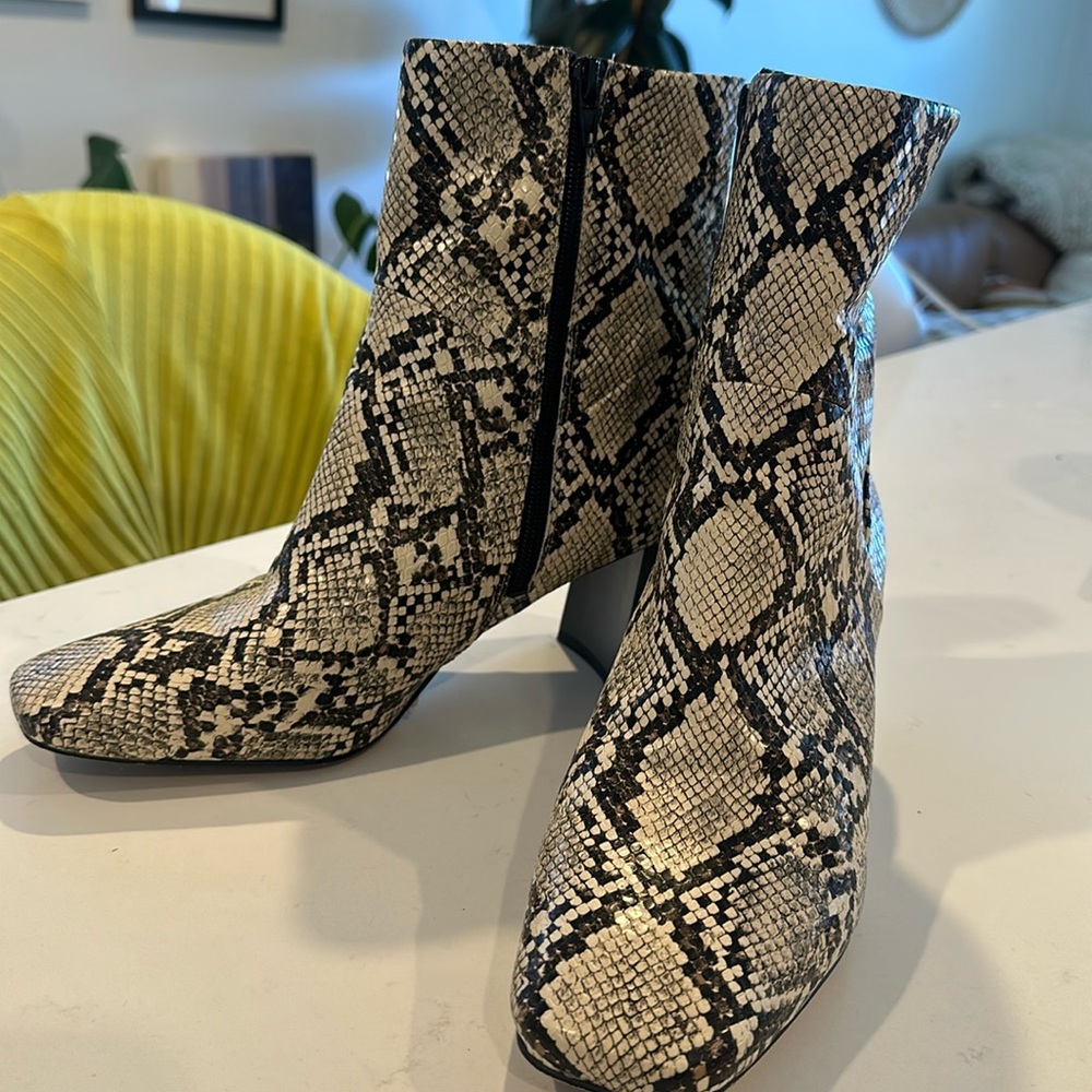 Snakeskin boots women’s size 9